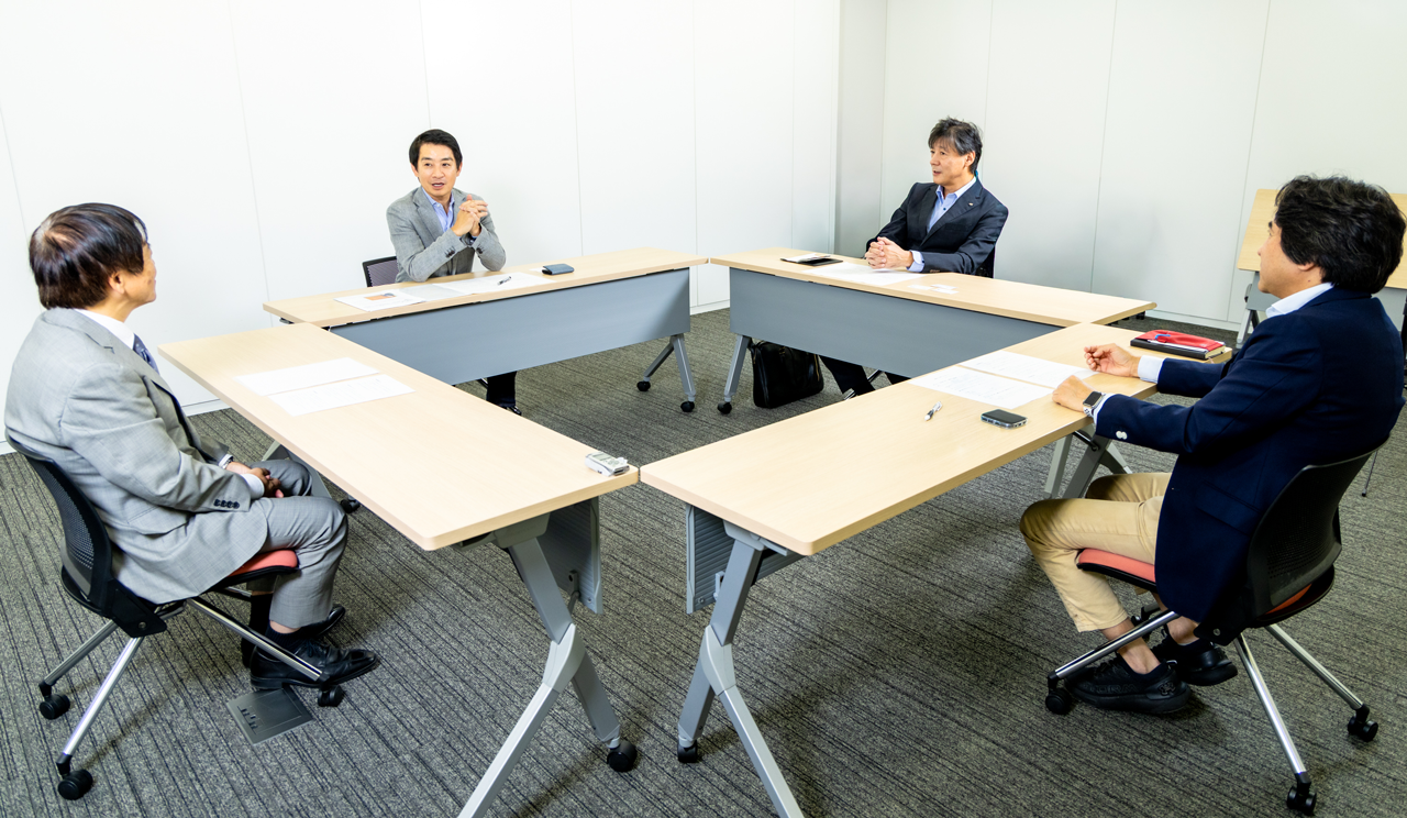 インタビューの様子